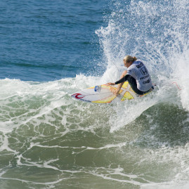 Stephanie Gilmore on a wave in California