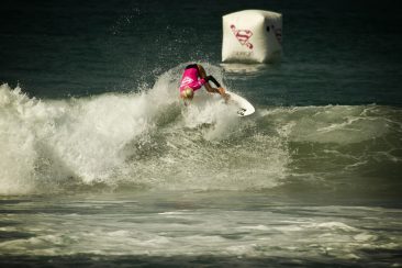 Laura Enever at a surf contest in Oceanside, CA
