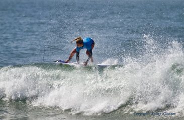 Lakey Peterson doing a 180 off a wave