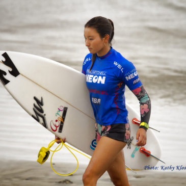 surfer girls